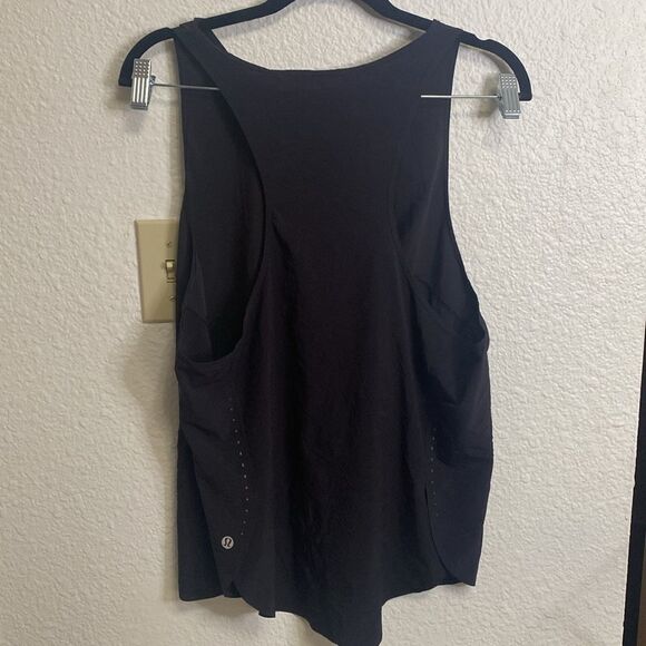 Rare style* Lululemon Lightweight Stretch Running Tank Top
Size 12 - Picture 3 of 5